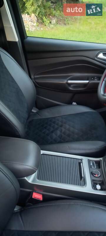 Внедорожник / Кроссовер Ford Kuga 2017 в Крыжополе