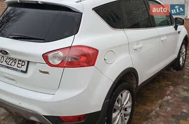 Внедорожник / Кроссовер Ford Kuga 2012 в 