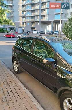 Внедорожник / Кроссовер Ford Kuga 2012 в 