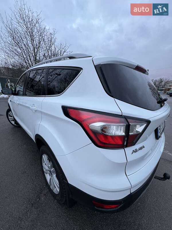 Внедорожник / Кроссовер Ford Kuga 2017 в Каменец-Подольском