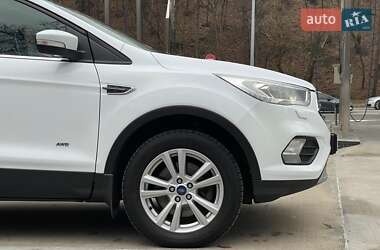 Позашляховик / Кросовер Ford Kuga 2017 в Львові