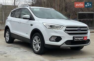 Позашляховик / Кросовер Ford Kuga 2017 в Львові