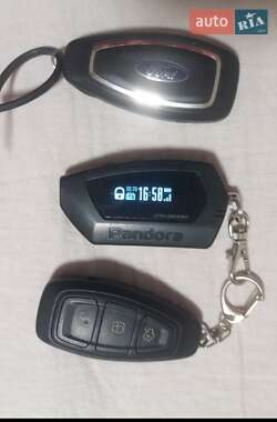 Внедорожник / Кроссовер Ford Kuga 2013 в 