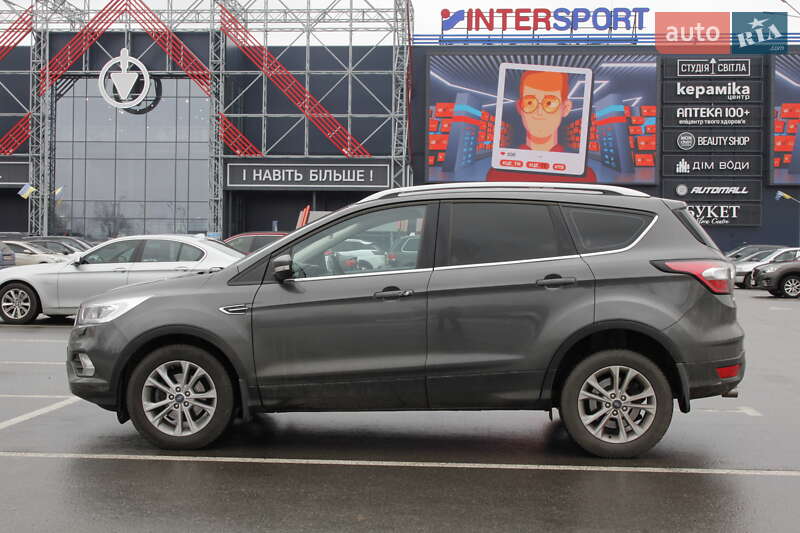 Внедорожник / Кроссовер Ford Kuga 2019 в Киеве