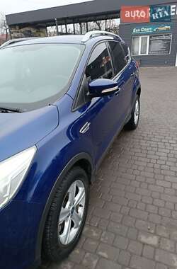 Внедорожник / Кроссовер Ford Kuga 2013 в 