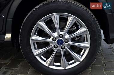 Внедорожник / Кроссовер Ford Kuga 2017 в 