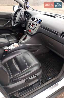 Внедорожник / Кроссовер Ford Kuga 2012 в 