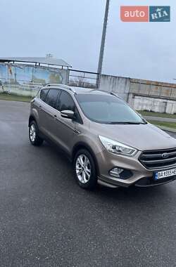 Внедорожник / Кроссовер Ford Kuga 2019 в 