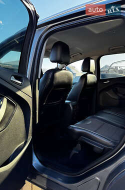 Внедорожник / Кроссовер Ford Kuga 2013 в 