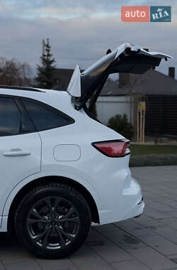 Внедорожник / Кроссовер Ford Kuga 2021 в 