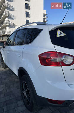 Внедорожник / Кроссовер Ford Kuga 2012 в 