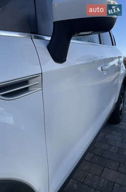Внедорожник / Кроссовер Ford Kuga 2012 в 