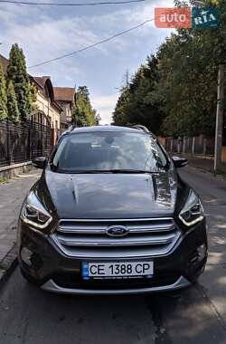 Позашляховик / Кросовер Ford Kuga 2019 в Чернівцях