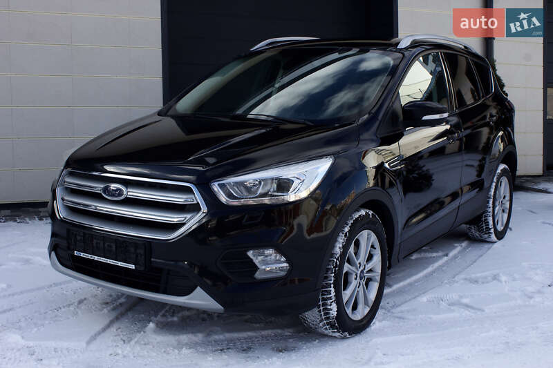 Позашляховик / Кросовер Ford Kuga 2019 в Черкасах