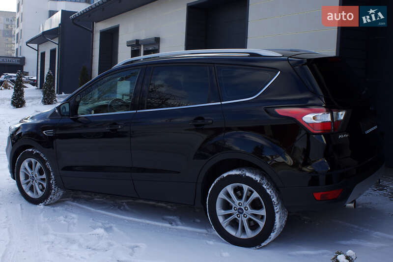 Внедорожник / Кроссовер Ford Kuga 2019 в Черкассах