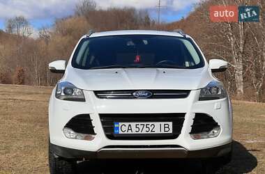 Внедорожник / Кроссовер Ford Kuga 2015 в Сваляве