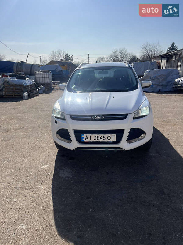 Внедорожник / Кроссовер Ford Kuga 2015 в 