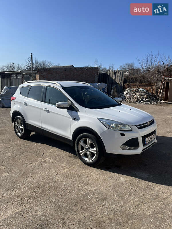 Внедорожник / Кроссовер Ford Kuga 2015 в Ирпене