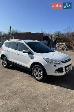 Внедорожник / Кроссовер Ford Kuga 2015 в 
