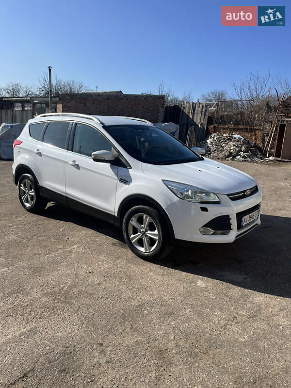 Внедорожник / Кроссовер Ford Kuga 2015 в Ирпене