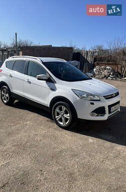 Внедорожник / Кроссовер Ford Kuga 2015 в 