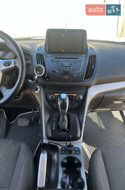Внедорожник / Кроссовер Ford Kuga 2015 в 