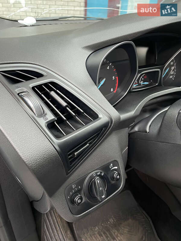 Внедорожник / Кроссовер Ford Kuga 2015 в Ирпене
