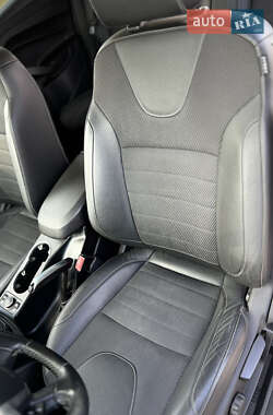 Внедорожник / Кроссовер Ford Kuga 2013 в 
