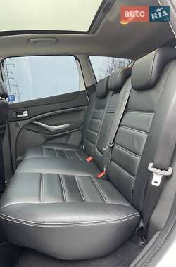 Внедорожник / Кроссовер Ford Kuga 2011 в 