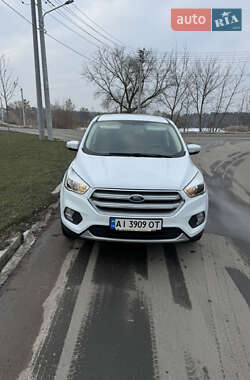 Позашляховик / Кросовер Ford Kuga 2019 в Києві