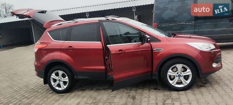 Внедорожник / Кроссовер Ford Kuga 2016 в Староконстантинове