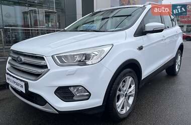 Внедорожник / Кроссовер Ford Kuga 2019 в 