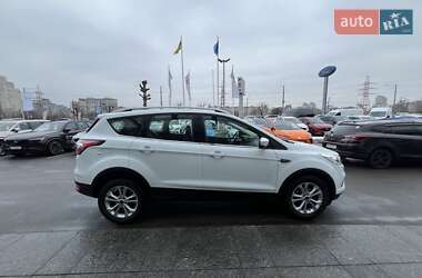 Внедорожник / Кроссовер Ford Kuga 2019 в 