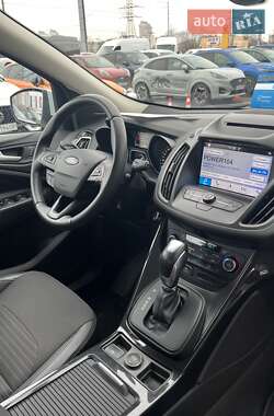 Внедорожник / Кроссовер Ford Kuga 2019 в 