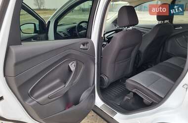 Внедорожник / Кроссовер Ford Kuga 2016 в 
