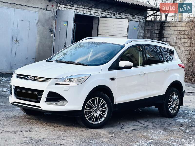 Внедорожник / Кроссовер Ford Kuga 2013 в Каменском