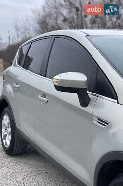 Позашляховик / Кросовер Ford Kuga 2010 в 
