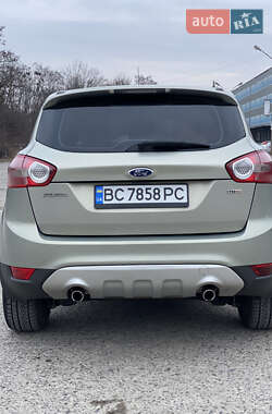 Позашляховик / Кросовер Ford Kuga 2010 в 