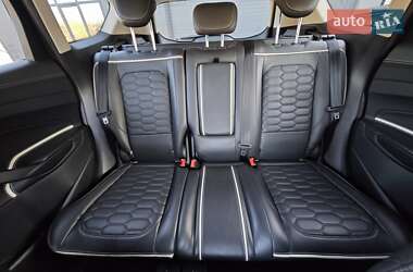 Внедорожник / Кроссовер Ford Kuga 2017 в 