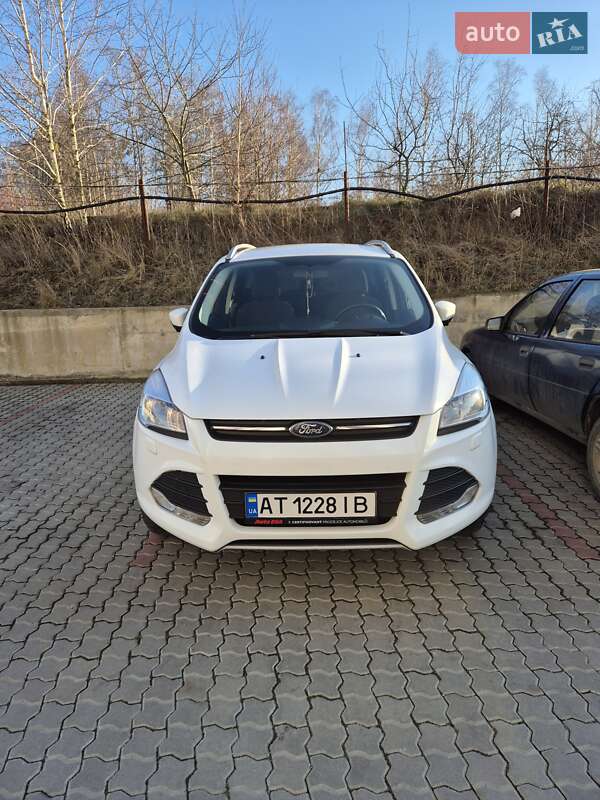Внедорожник / Кроссовер Ford Kuga 2015 в Ивано-Франковске