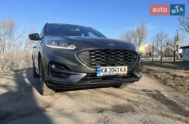Внедорожник / Кроссовер Ford Kuga 2022 в 