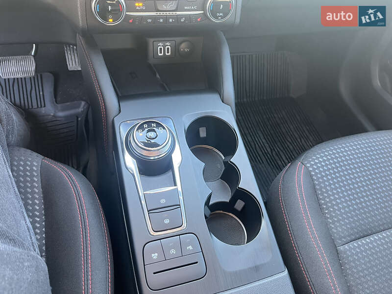 Внедорожник / Кроссовер Ford Kuga 2022 в Днепре