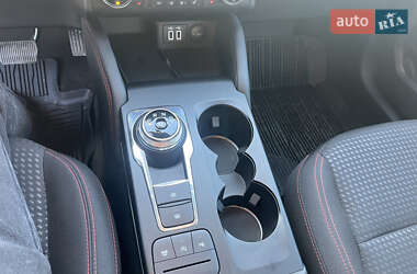 Внедорожник / Кроссовер Ford Kuga 2022 в 