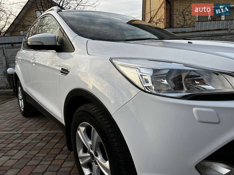 Внедорожник / Кроссовер Ford Kuga 2016 в Лубнах