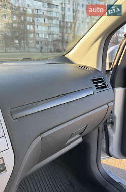 Внедорожник / Кроссовер Ford Kuga 2012 в 