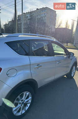 Внедорожник / Кроссовер Ford Kuga 2012 в 