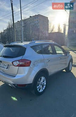 Внедорожник / Кроссовер Ford Kuga 2012 в 
