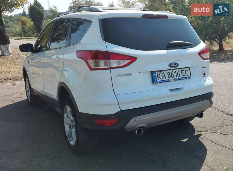 Внедорожник / Кроссовер Ford Kuga 2015 в Каменском