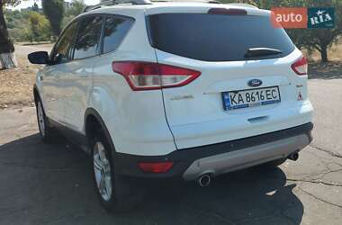 Внедорожник / Кроссовер Ford Kuga 2015 в 