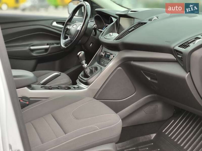 Позашляховик / Кросовер Ford Kuga 2016 в Вінниці фото 51 Позашляховик / Кросовер Ford Kuga 2016 в Вінниці